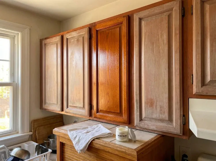 Natural ingredients in Trälyx Wood Cabinet Restoring Salve